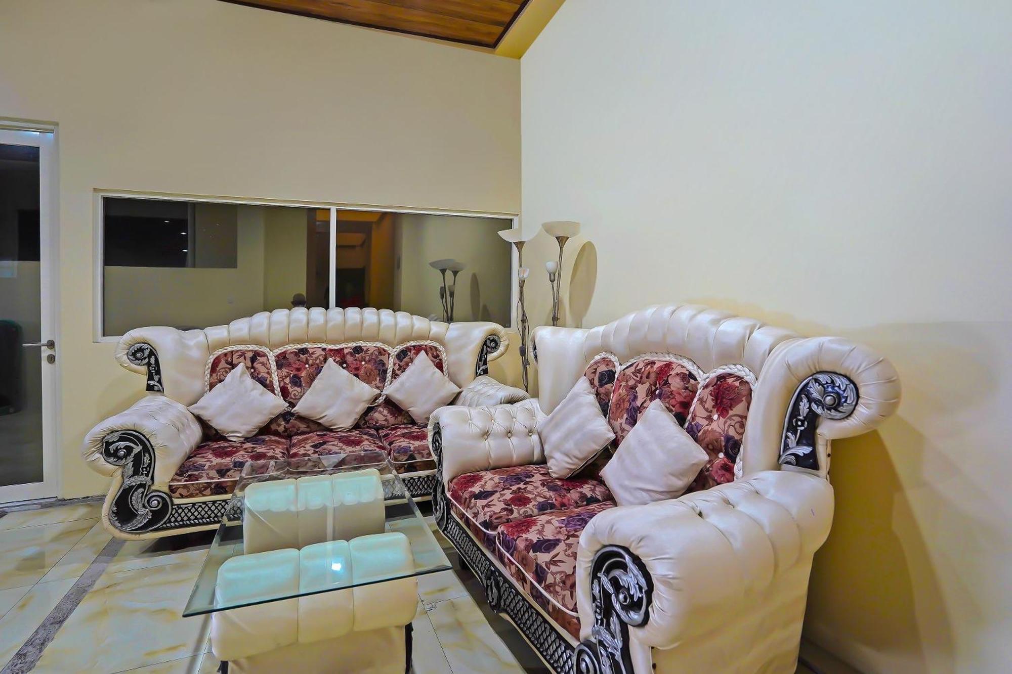 Oyo Life 511 Grace Residence Sorabaya Extérieur photo